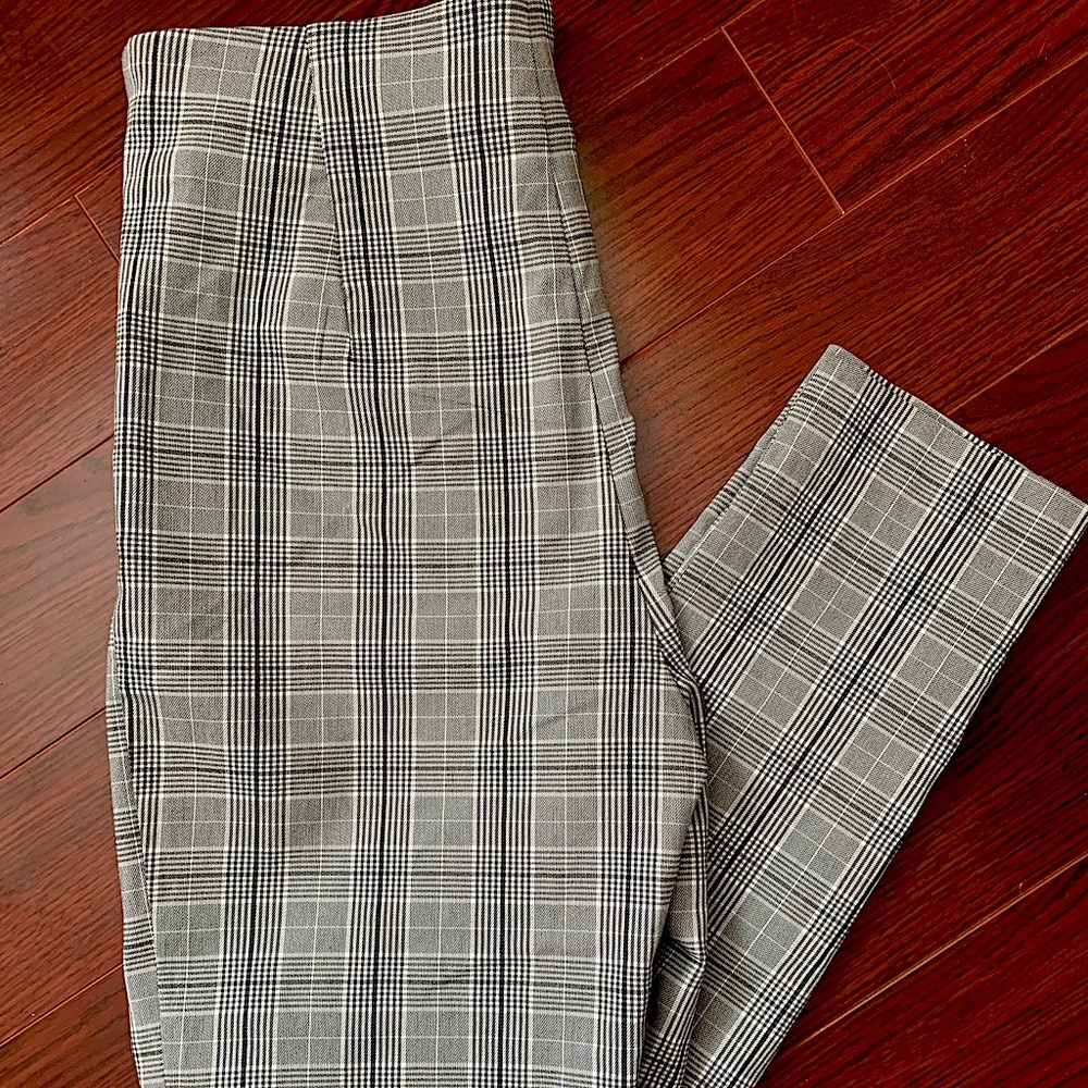 Dynamite checker business pants🤍
